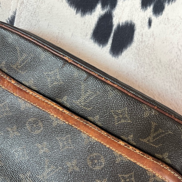 Louis Vuitton Monogram Compiegne 28 Clutch - Picture 2 of 16